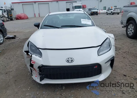 2024 Toyota Gr86 Premium z USA, uszkodzony, nr VIN JF1ZNBE15R9761496